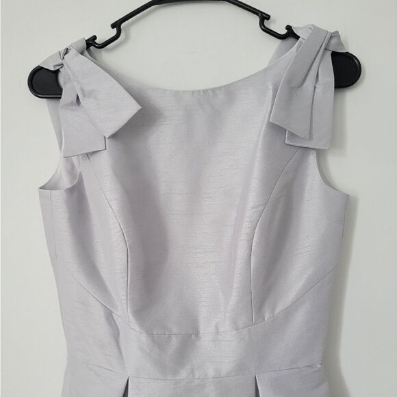 NWT Alfred Sung Cocktail length Sleeveless Bow Dress in Silver - Picture 3 of 5